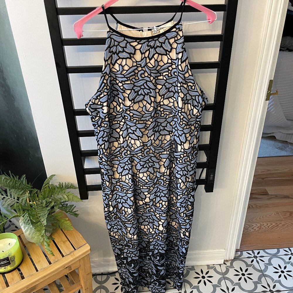 Laffaire Lace Overlay Dress – Blue & Black Floral – Size L – Elegant Evening